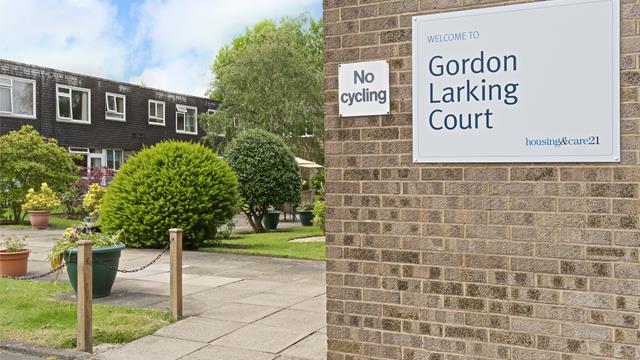 Gordon Larking Court LS21 013