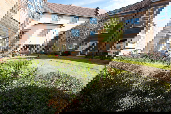 Cambrian Green Court 4