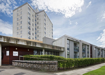 2530 Brookside House 002