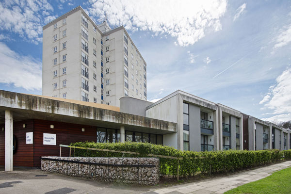 2530 Brookside House 002