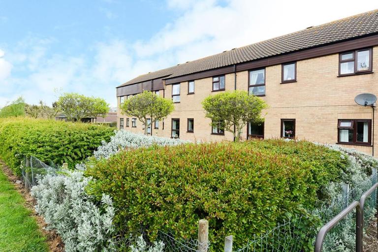 Swain Court 011