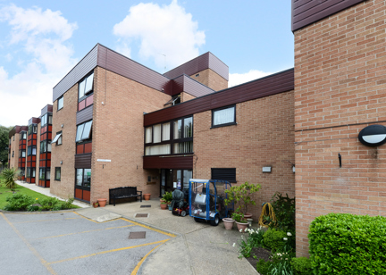 3904 Hildesley Court 001