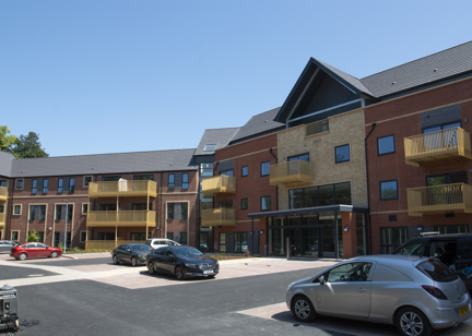  Park Gardens exterior photo of building and car park