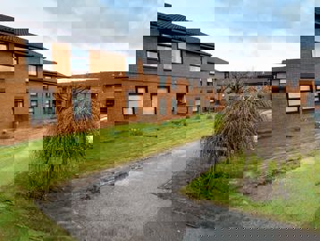 Bowler Close 10