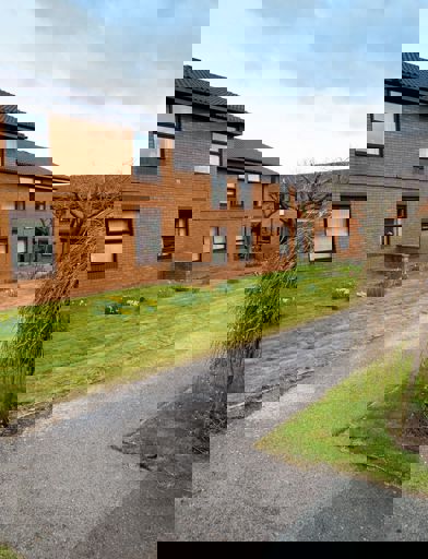 Bowler Close 10 