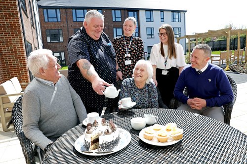 Pictured: Back row, (Left to Right) Gary Easton, Site Manager with Vistry Partnerships North East; Catherine Sultman, Assistant Care Manager with Housing 21 and Stacey Hillis, Housing and Care Manager with Housing 21. Front row (Left to Right) Harry Riley, Margaret Riley and Dave Brown, Managing Director with Vistry Partnerships North East.
