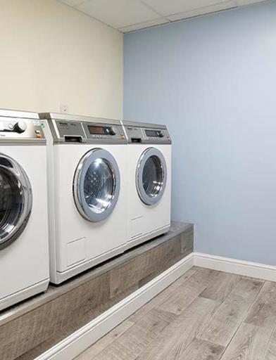 Gill Court Laundry Room 
