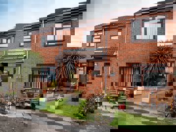 Marion Murdoch Court 7