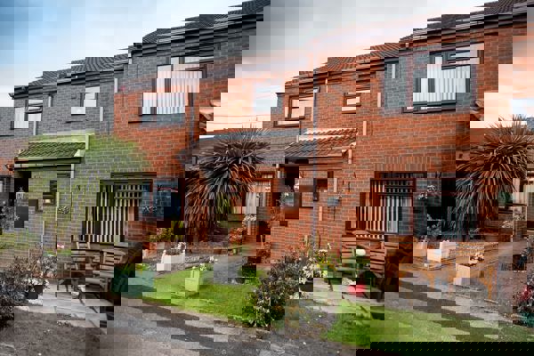 Marion Murdoch Court 7