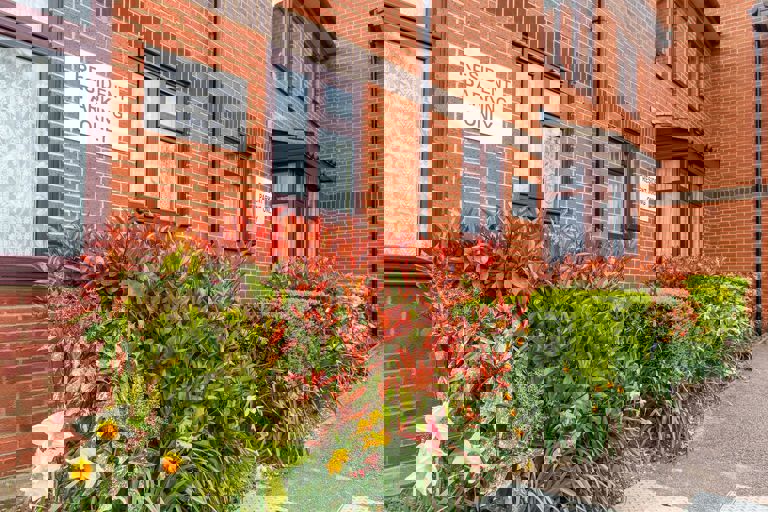 2117 Temple Court 006
