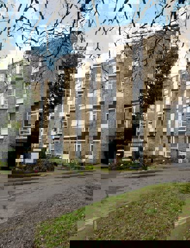 Malmesbury Court 002 