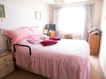 Lord Cromwell Court Double Bedroom