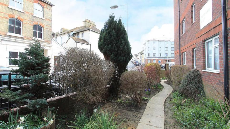 Irene Astor Court 007