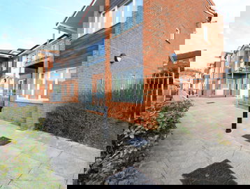 Bleriot Court 2