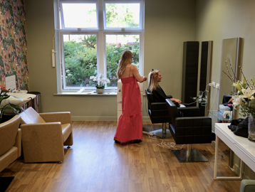 Resident Using Salon at Lea Springs
