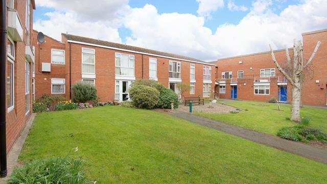 Roland Rutter Court 011