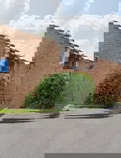 Ronald West Court Le11 07 