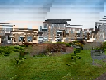 Mowat Court 4