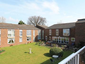 Canon Appleton Court 012