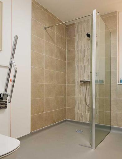 Eller Beck Court Bathroom 