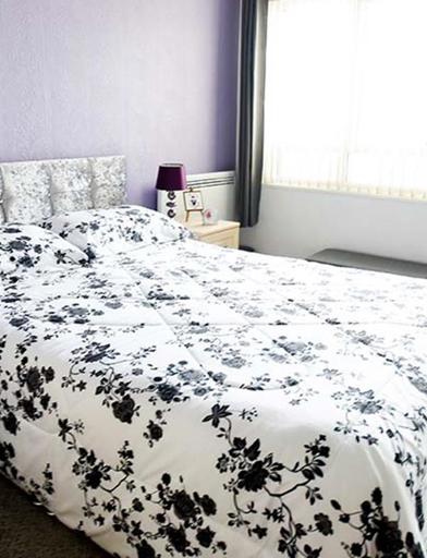 Gill Court Double Bedroom 