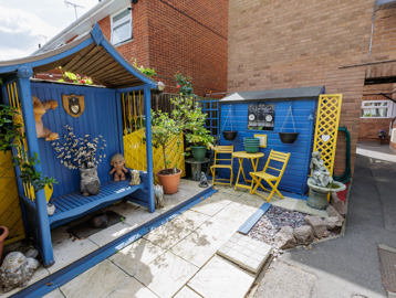 Outdoor seating area at Francis Court