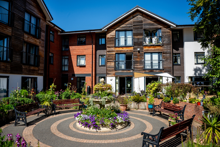 Rohan Gardens outside area