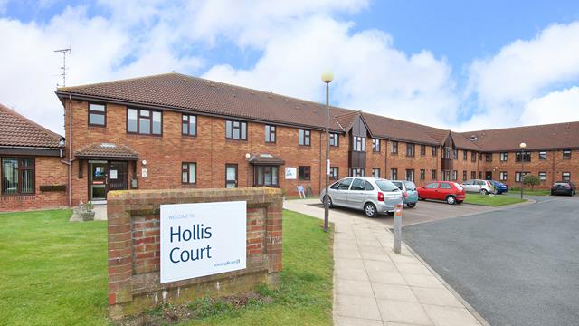 Hollis Court 05