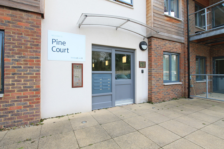5410 Pine Court 002