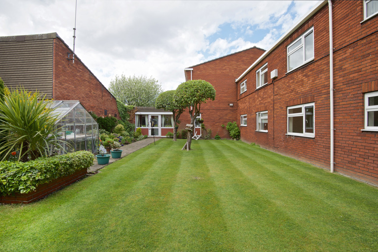 2202 Brough Court 004