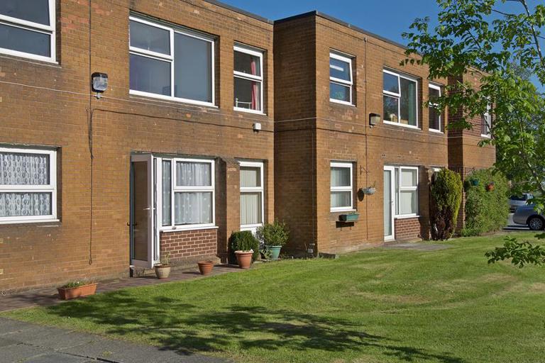 2501 Hargreaves Court 004