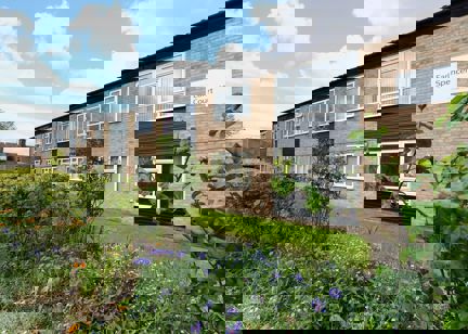 Earl Spenser Court 0081