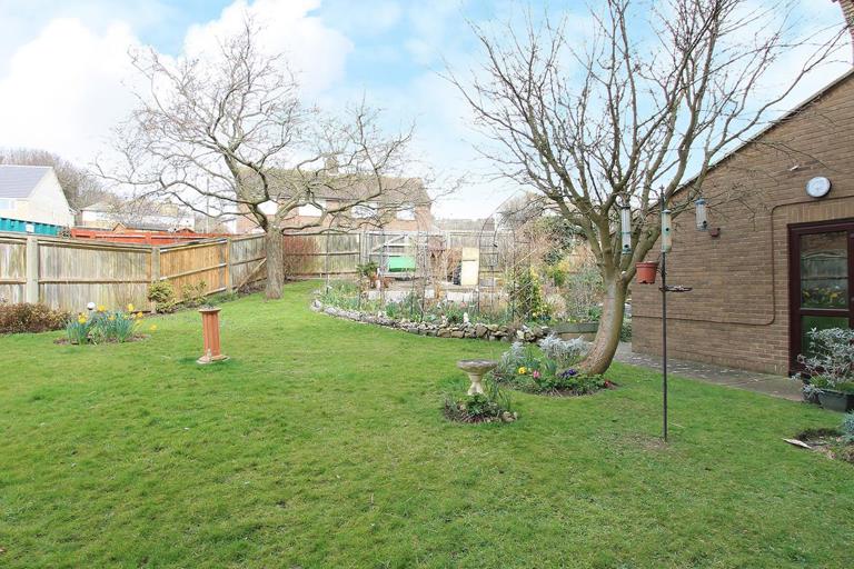 2434 Fitz Walter Court 003