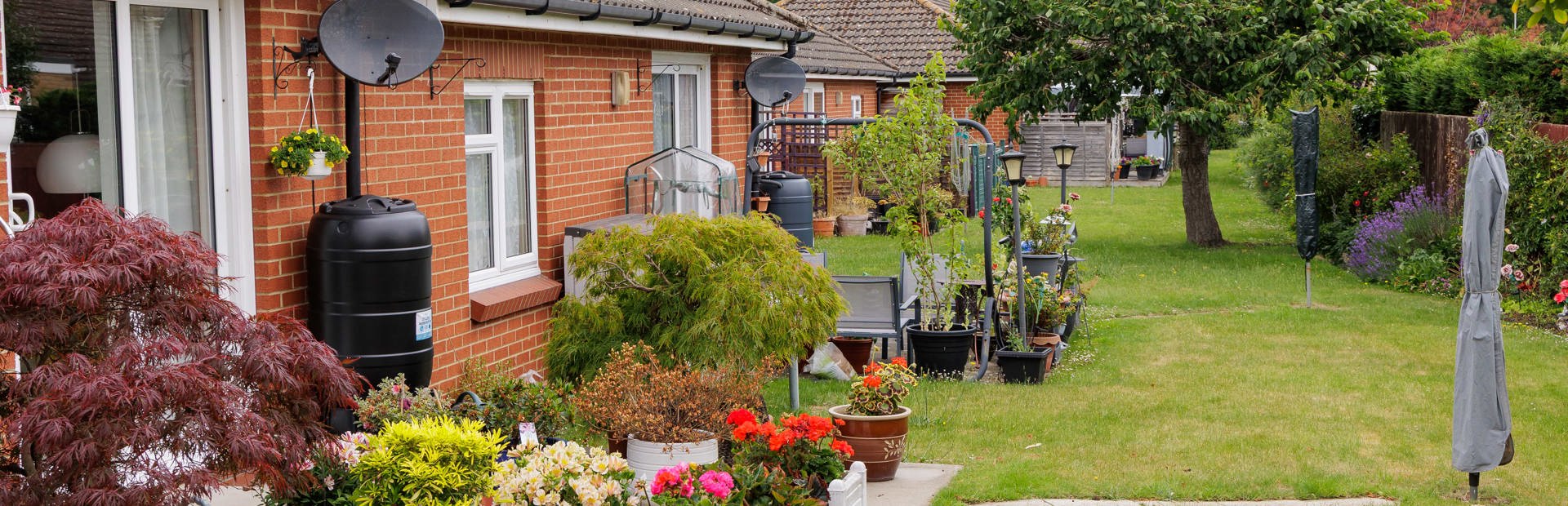 Gardens of the bungalows at Beccles Court