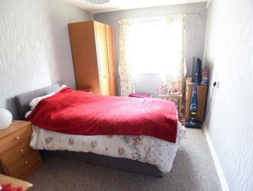 Campbell Court Apartment Bedroom