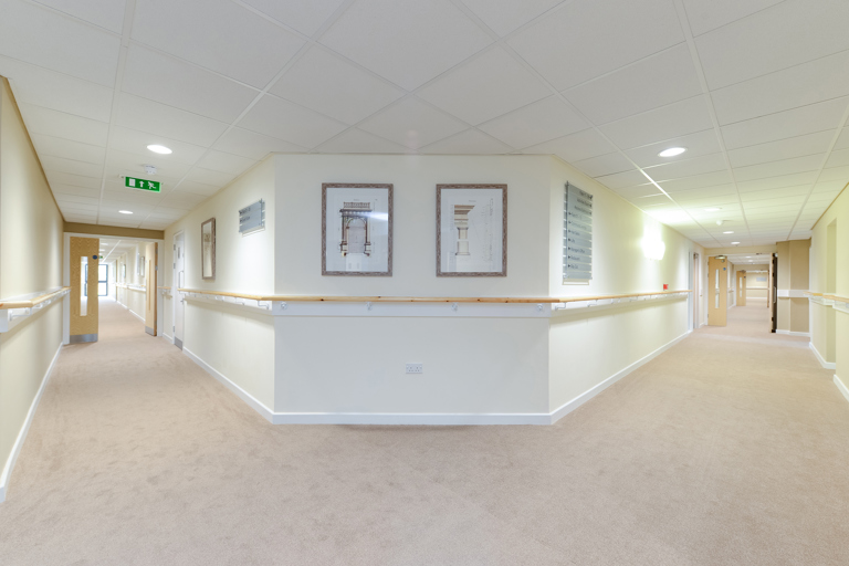 4211 Oakwood Gardens 011
