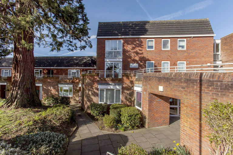 2102 Chalmers Court 002