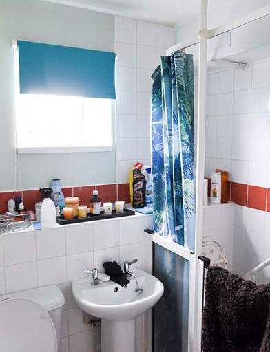 Campbell Court Apartment Bathroom 