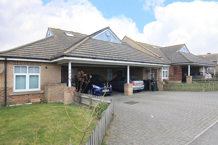 2401 Ralph Grimshaw Court 002