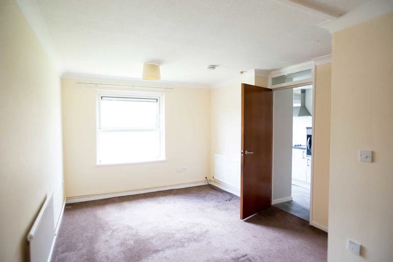 Middleton Court Apartment Room