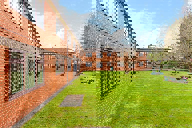 Temple Court 004
