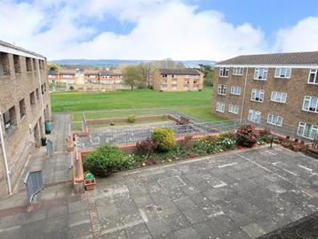 Dennis Cadman Court 007