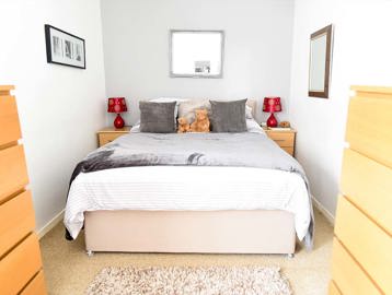 Bennett Court Double Bedroom