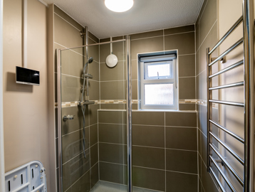 RL Mcnish Court Shower