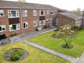 Rivers Court Courtyard 2