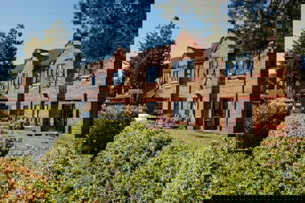 Broadway Gardens 4