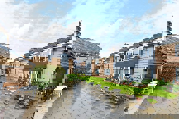 Shearman Court 002