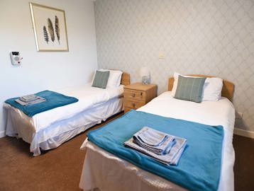 Cuthbertson Court Apartment Twin Bedroom