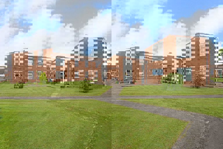 Meakin Court Dn40 016