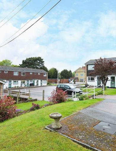 3001 Sir John Brown Court 001 